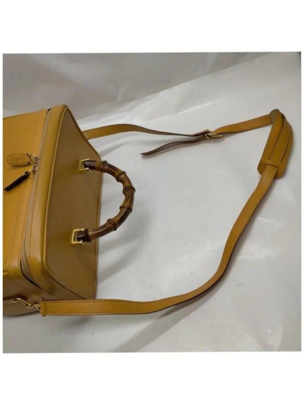 Authentic Vintage Gucci Bamboo Handle Gold Leather Vanity Case Shoulder Bag